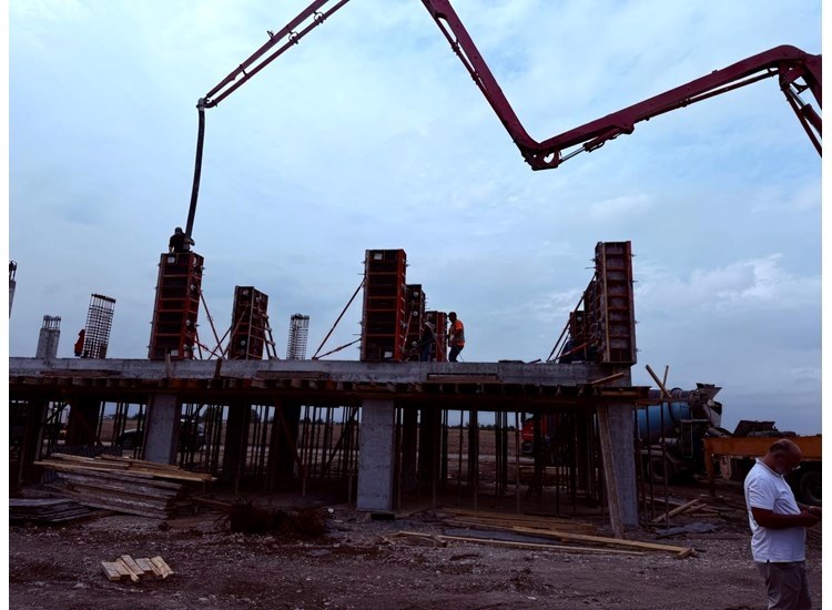 Cosmopolis, România