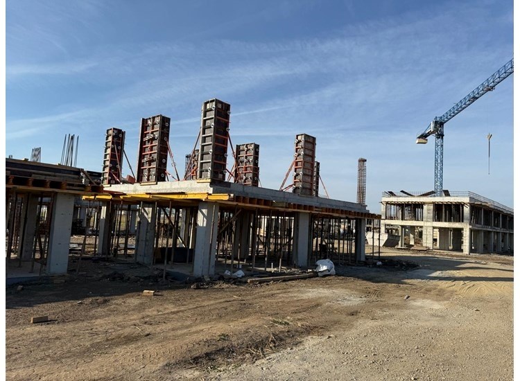 Cosmopolis, România